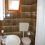 Homely Flat Few Minutes From The - Beahost