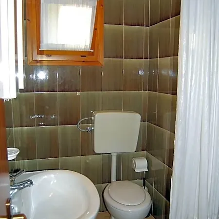 Homely Flat Few Minutes From The - Beahost *