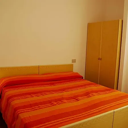 Homely Flat Few Minutes From The - Beahost