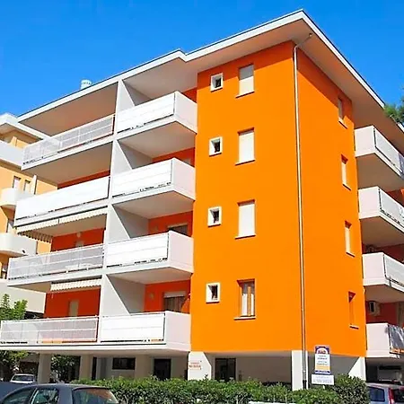 Homely Flat Few Minutes From The - Beahost Apartment