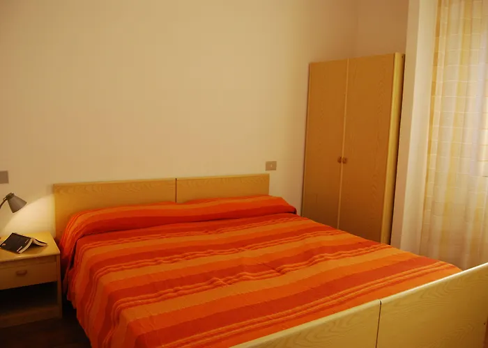 Apartman Homely Flat Few Minutes From The - Beahost